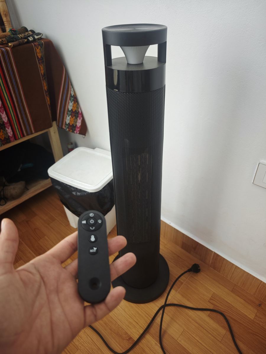 Calefactor de torre Orange 2000 W con control remoto
