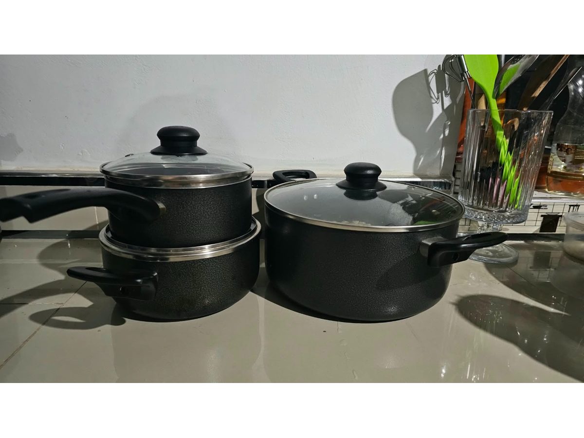 Juego de 3 ollas antiadherentes con tapa