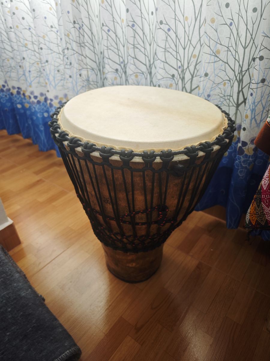 Djembe grande hecho a mano